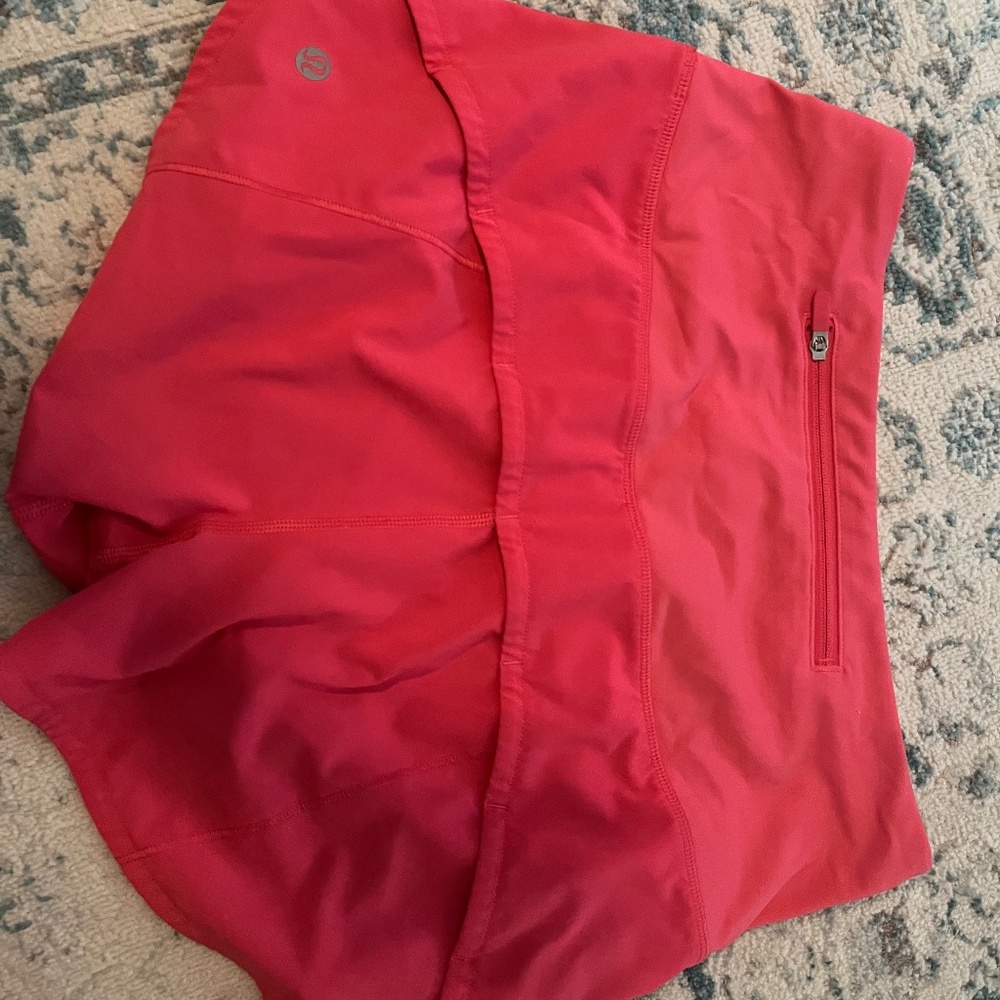 lipgloss speed up shorts Lululemon 2.5" high-rise